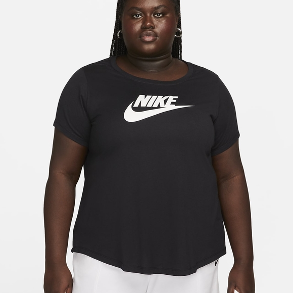 ✨️2/$20 Nike Essentials T-Shirt - Picture 1 of 8